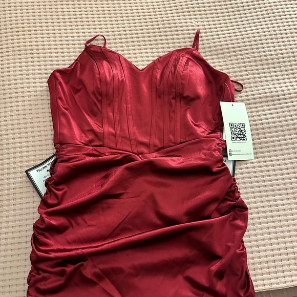 Burgundy mini dress - Picture 1 of 5